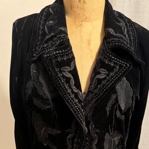 PAPARAZZI BLACK VELVET EMBROIDERED UNLINED COAT